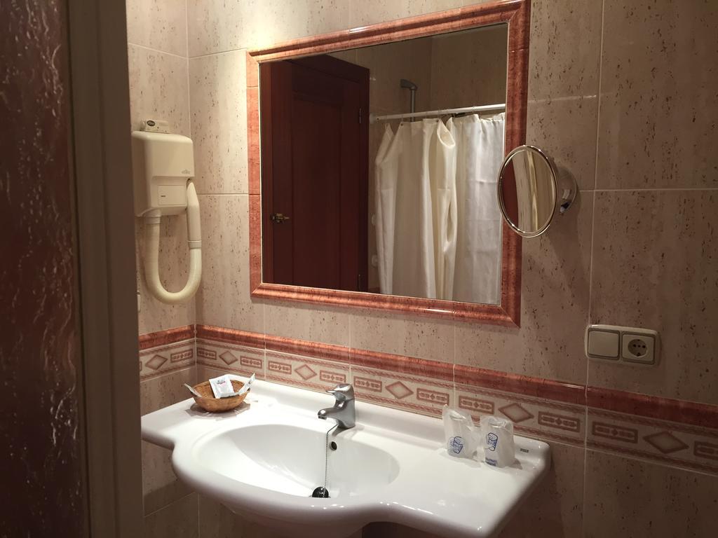 El Pilar Hotel ลาการ์โลตา ภายนอก รูปภาพ